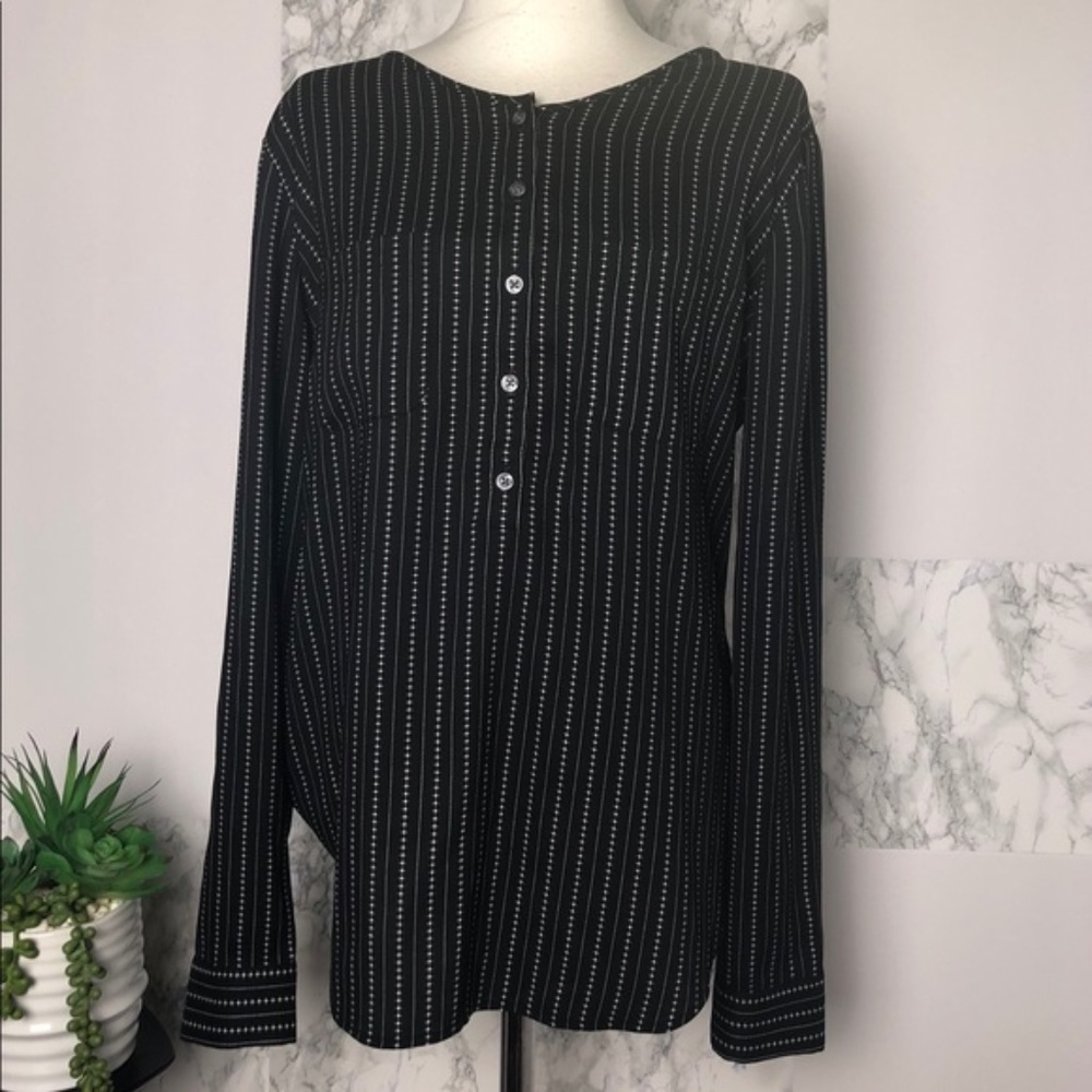 🌸Ann Taylor Dotted Stripe Half Button Blouse